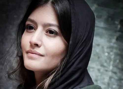 ویدئوی جالب و متفاوت افتتاح سالن زیبایی بازیگر معروف