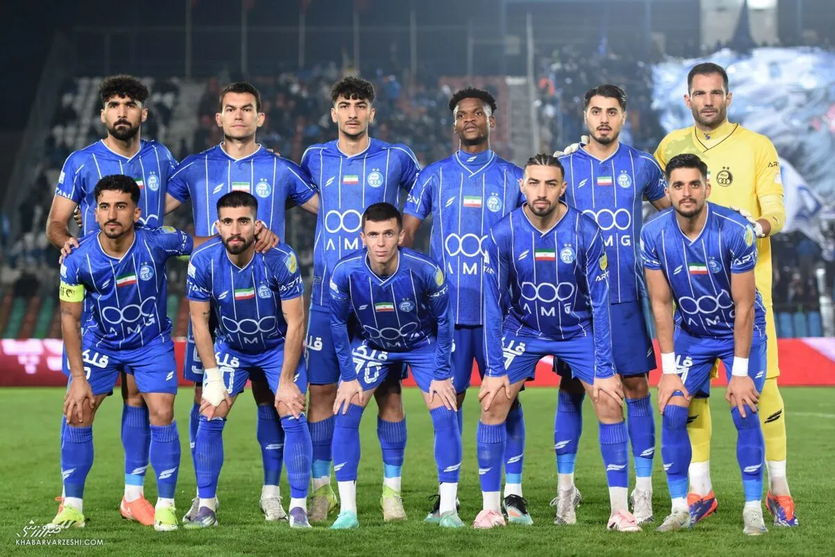 پوستر جالب و دیدنی استقلال با تم کریسمس + عکس