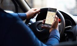 تاکسی‌های اینترنتی عوارض شهری پرداخت نمی‌کنند / تعلیق و ابطال مجوز‌های واردات و توزیع بنزین ویژه