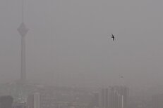 وضعیت هوای فردا ؛ آلودگی هوا رکورد زد و کلاس‌ها دایر شد! / دلیل عدم تعطیلی یا غیرحضوری شدن مدارس