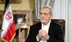 پزشکیان: ۳۰۰ هزار میلیارد تومان در نفت و گاز کهگیلویه و بویراحمد سرمایهگذاری میشود / قرار است ۸۷ هزار میلیارد تومان توسط سرمایهگذاران خصوصی در استان سرمایهگذاری شود + فیلم