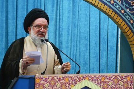 آیت‌الله خاتمی: بی‌حجابی شکستن زیست عفیفانه و اهانت به دین و قانون است