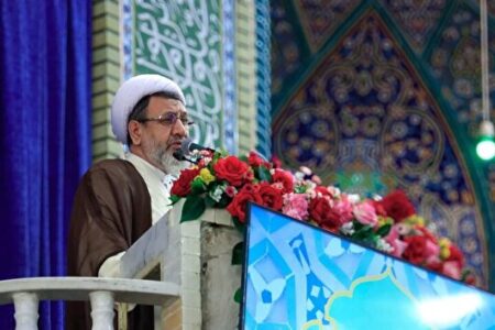 امام جمعه کرمان: دانشجویان ۱۶ آذر در مقابل استکبار و استعمار آمریکا ایستادند