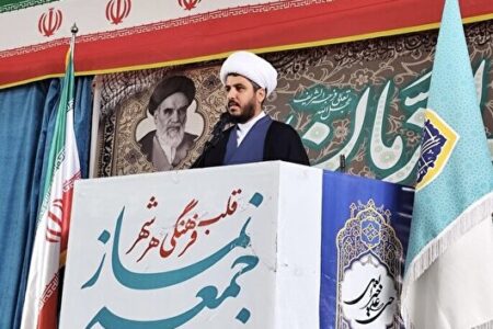 امام جمعه موقت جیرفت: دانشجوی ایرانی سرشار از استعداد، توانمندی و ابتکار است