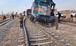 دیزل قطار از ریل خارج شد؛/حادثه بدون تلفات انسانی پایان یافت