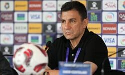 حضور امیر قلعه‌نویی سرمربی تیم ملی ایران در سالن مراسم قرعه‌ کشی جام‌ جهانی + عکس