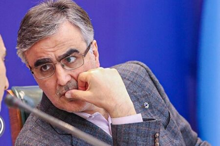 دلار آزاد از مرز ۱۲۱ هزار تومان عبور کرد/ رییس بانک مرکزی پاسخگو نیست + نمودار