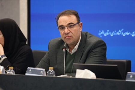 صف ۲۰۰ روزه تخصیص ارز صنایع باید کوتاه شود