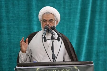 اعتماد بی‌جا به دشمن هزینه‌های سنگین به‌دنبال دارد