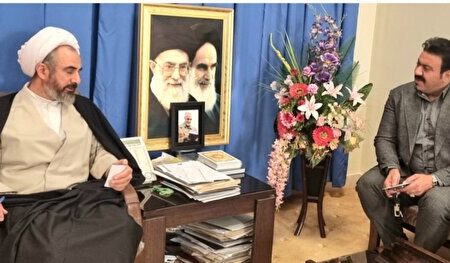 دیدار دبیر اجرایی خانه کارگر استان ایلام با نماینده ولی‌فقیه در استان/کارگران بازوان توانمند تولید