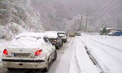 مسدود شدن جاده سربیژن جیرفت و گدار کفنوئیه در استان کرمان در اثر بارش برف