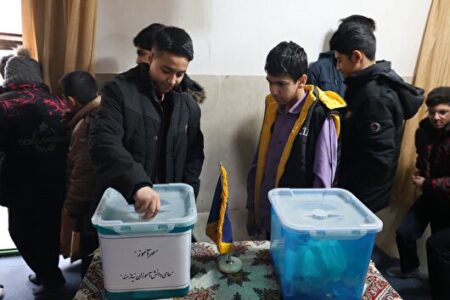 ۱۷۷ دانش‌آموز مدرسه شاهد سمنان به جمع حامیان طرح اکرام پیوستند