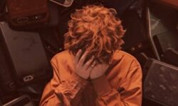 چرا در عصر بیشترین اتصالات دیجیتالی، احساس تنهایی عمیق‌تر از همیشه شده است؟