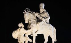 تکلیف مجسمه والرین میدان انقلاب چه شد؟