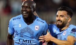 صدرنشینی یزدی‌ها در لیگ برتر فوتبال /تیمی منسجم و آماده