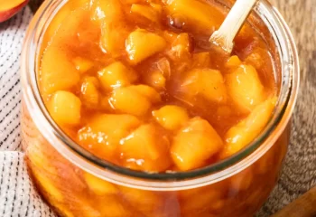 کمپوت هلو خوشرنگ