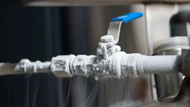 باز کردن لوله یخ زده آب