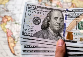 دلار عقب نشینی کرد؛ معامله‌گران در حالت انتظار