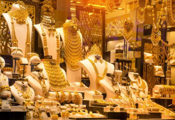 عکس ویترین یک طلا فروشی