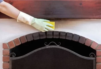 نحوه پاک کردن دود از اطراف شومینه؛ راهنمای درخشان کردن شومینه