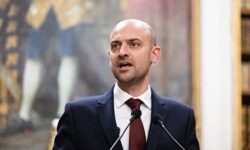 درخواست عجیب فرانسه : ایران زود باش تسلیم شو!